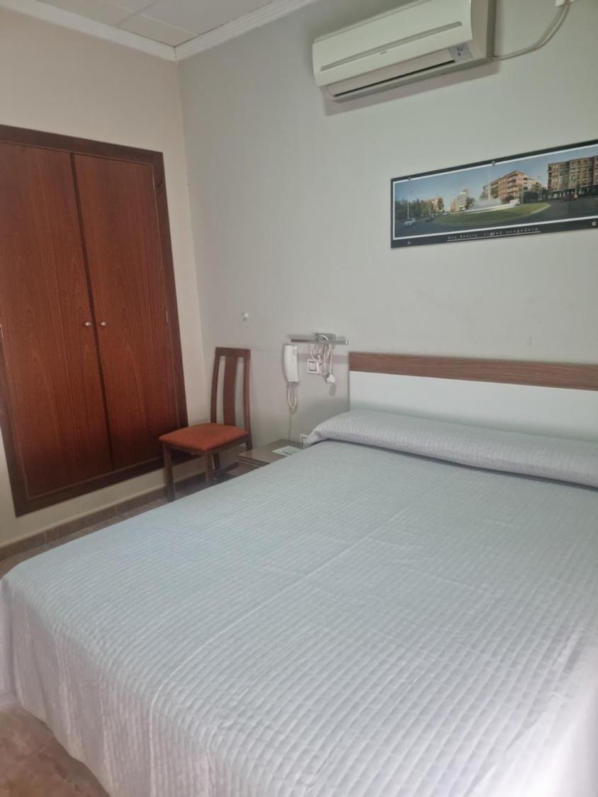Hostal Restaurante El Paraiso Don Benito Eksteriør billede