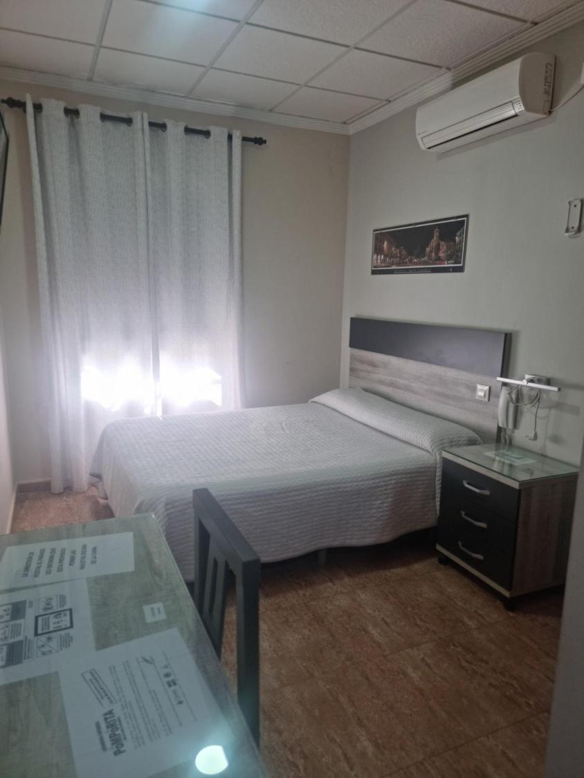 Hostal Restaurante El Paraiso Don Benito Eksteriør billede