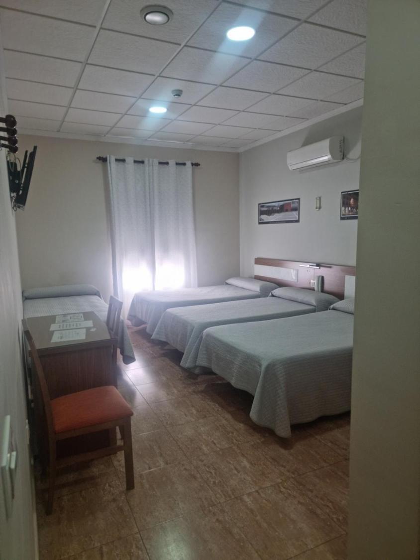 Hostal Restaurante El Paraiso Don Benito Eksteriør billede