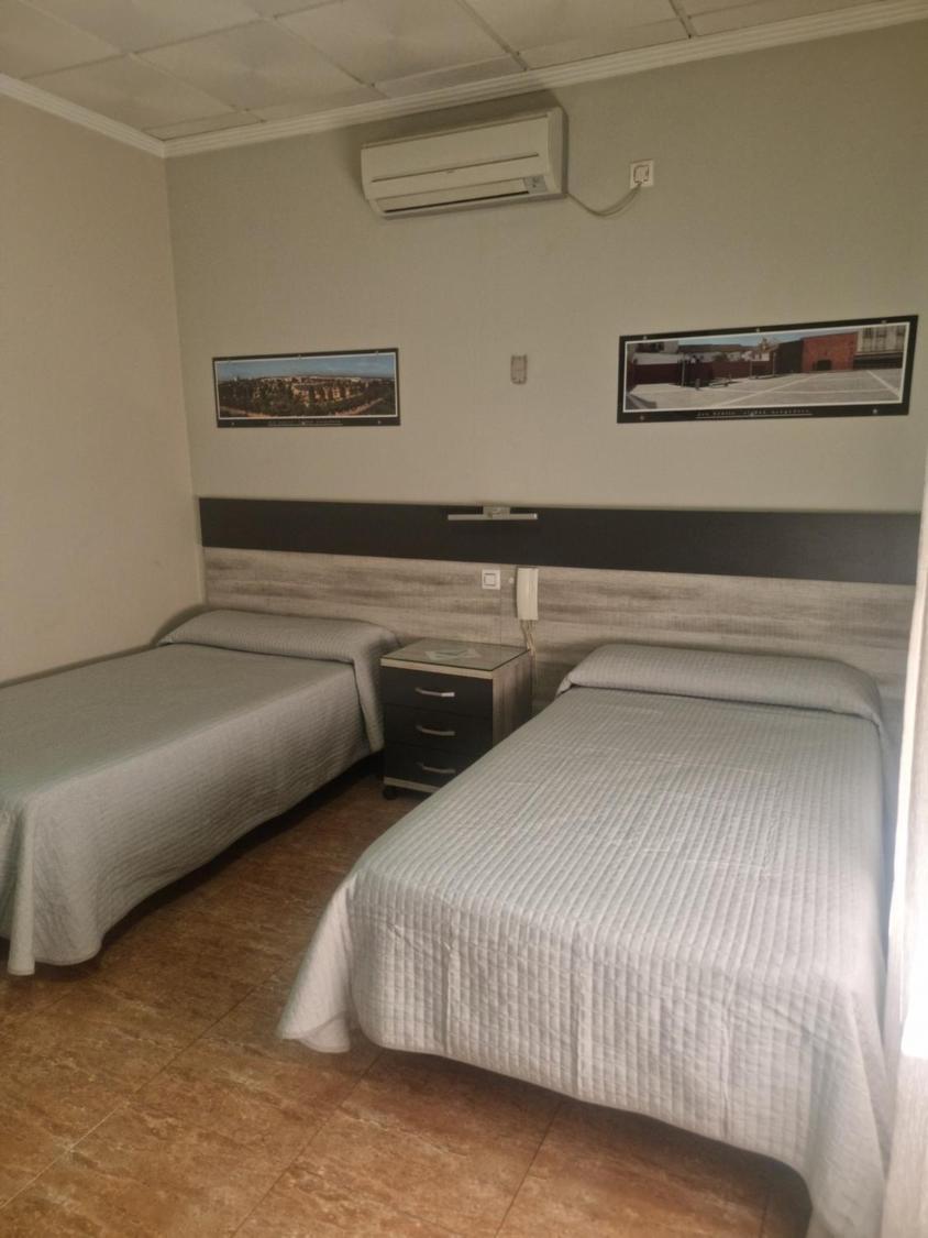 Hostal Restaurante El Paraiso Don Benito Eksteriør billede