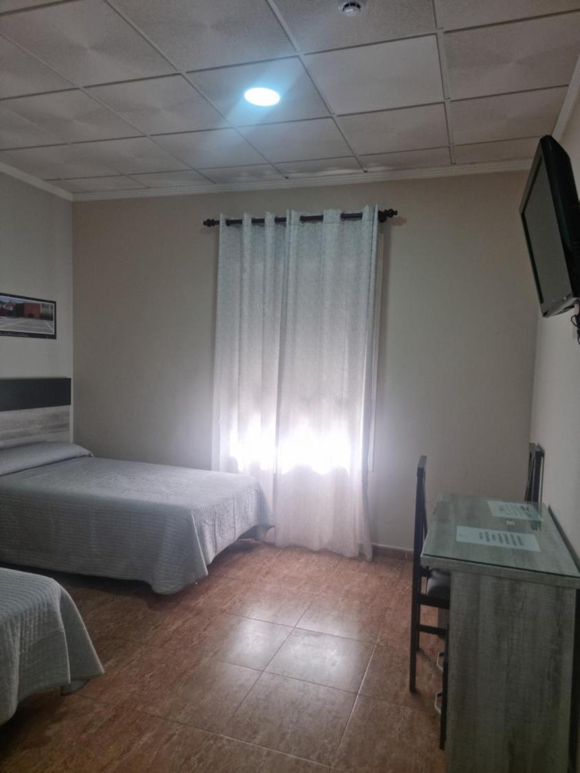 Hostal Restaurante El Paraiso Don Benito Eksteriør billede
