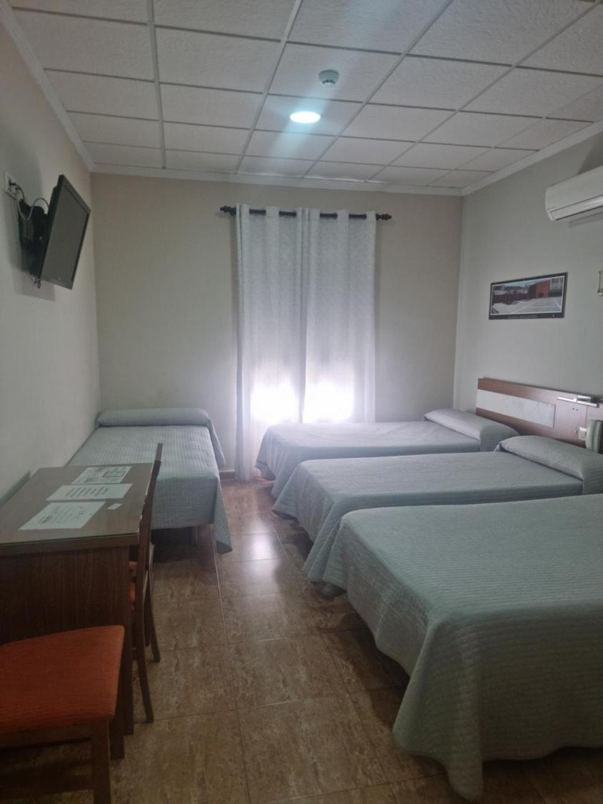 Hostal Restaurante El Paraiso Don Benito Eksteriør billede