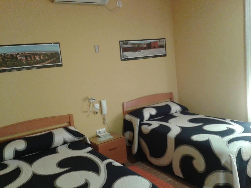 Hostal Restaurante El Paraiso Don Benito Eksteriør billede